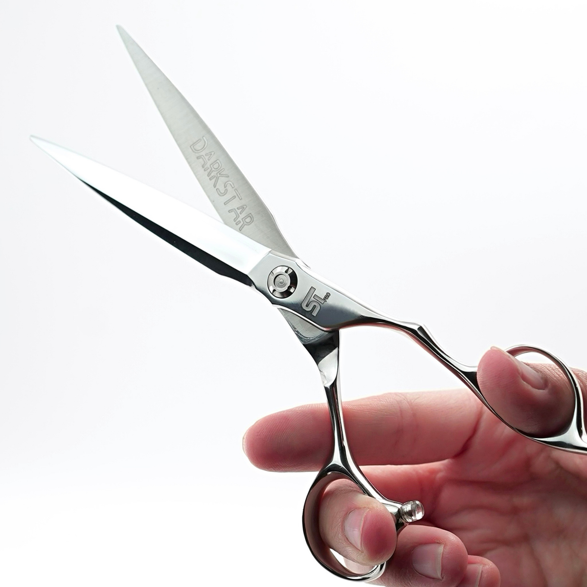 Supreme Trimmer Darkstar barber shears – offset handle detail