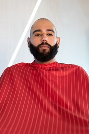 Barber Strong Classic Collection hair-repellent cape - Red with white pinstripes