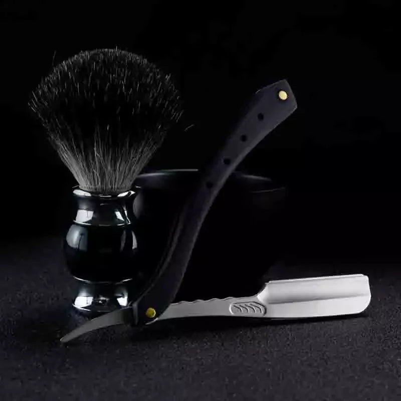 Milly stainless steel straight razor with folding zinc alloy handle