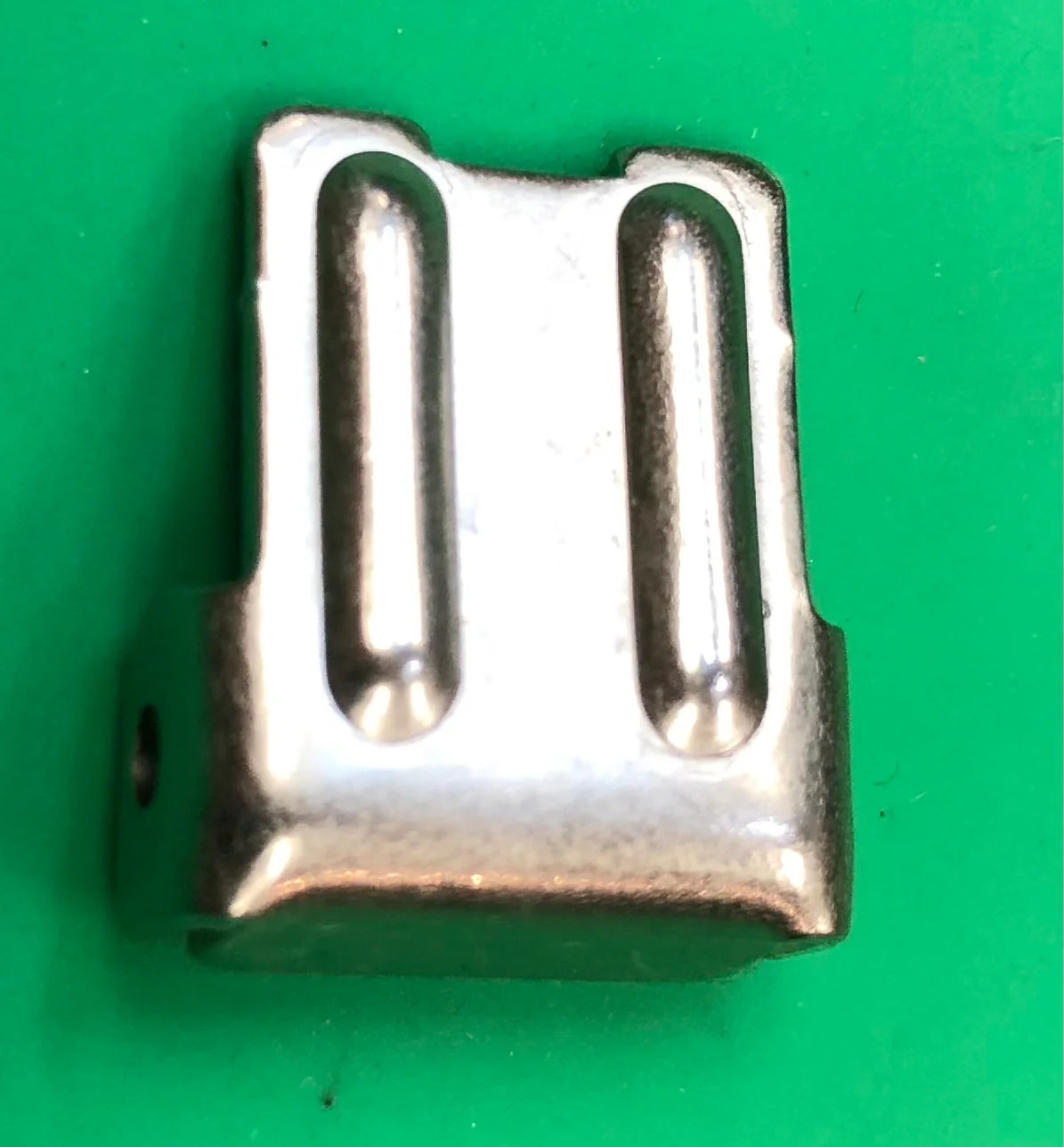 Oster replacement hinge blade latch for professional clippers