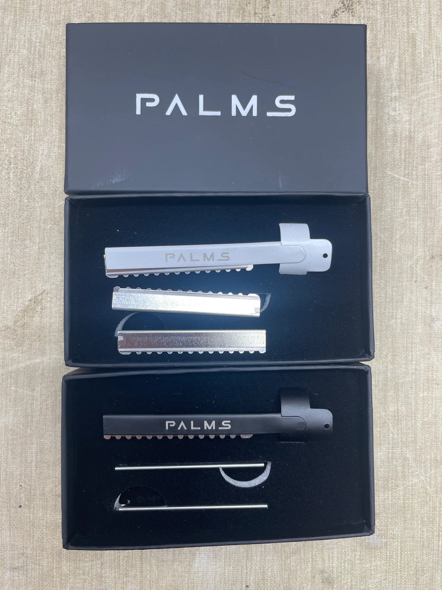 Single edge blade finger razor with stainless steel precision blade
