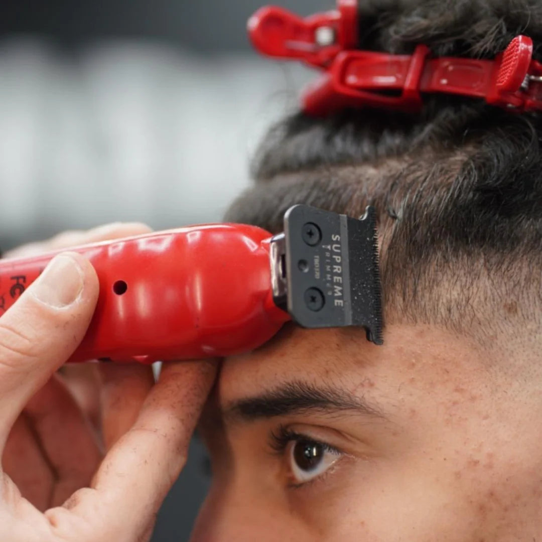 Supreme Trimmer Vader trimmer with DLC blade and charging stand