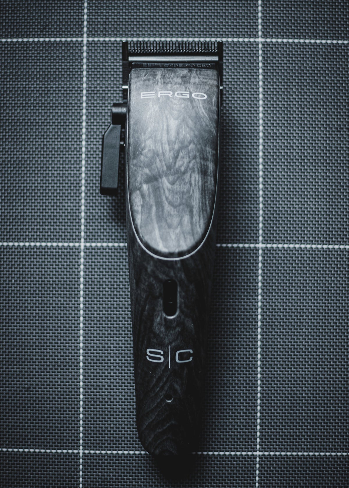 Philthy Blendz Gamma/StyleCraft to Andis Master Blade Bracket – conversion bracket installed on StyleCraft clipper